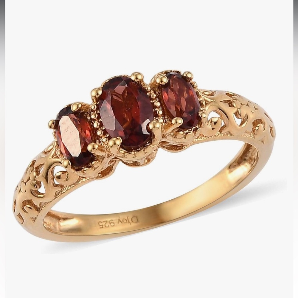 Elegant Gold Ring with Garnet Stones size 5